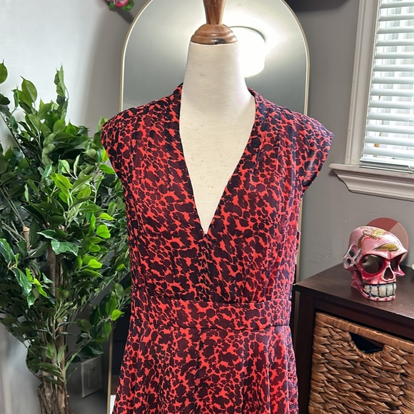 French Connection Drk Orange & Black Print Sleeveless Deep V Neck Dress - Picture 2 of 6